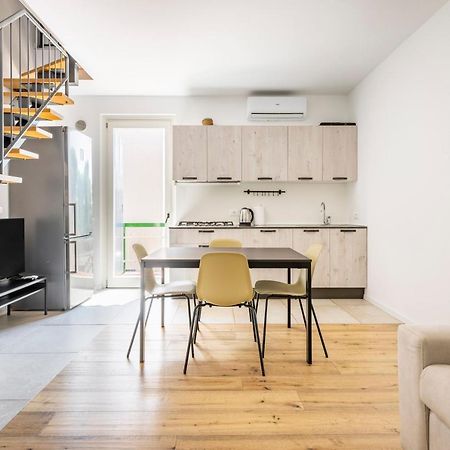 Trendy Aparment With Garage Right By The Lake Sirmione Extérieur photo