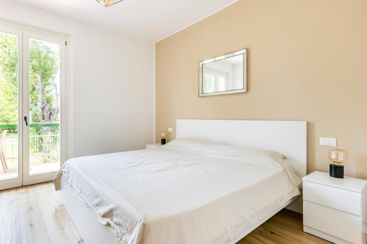 Trendy Aparment With Garage Right By The Lake Sirmione Extérieur photo
