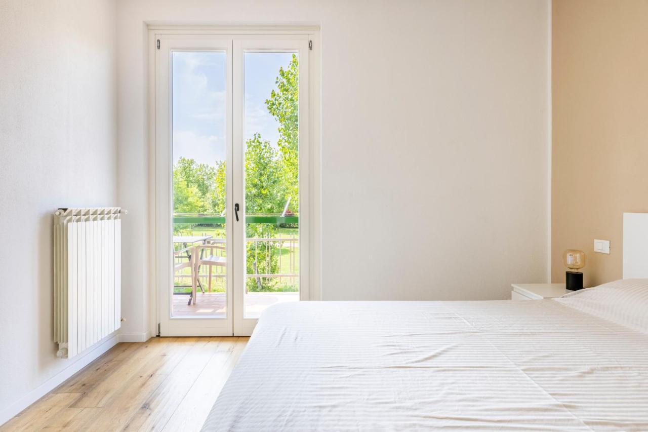 Trendy Aparment With Garage Right By The Lake Sirmione Extérieur photo