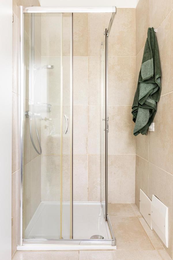 Trendy Aparment With Garage Right By The Lake Sirmione Extérieur photo
